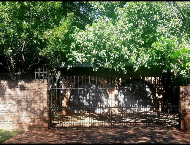 6 BEDROOM HOUSE FOR SALE IN WONDERBOOM